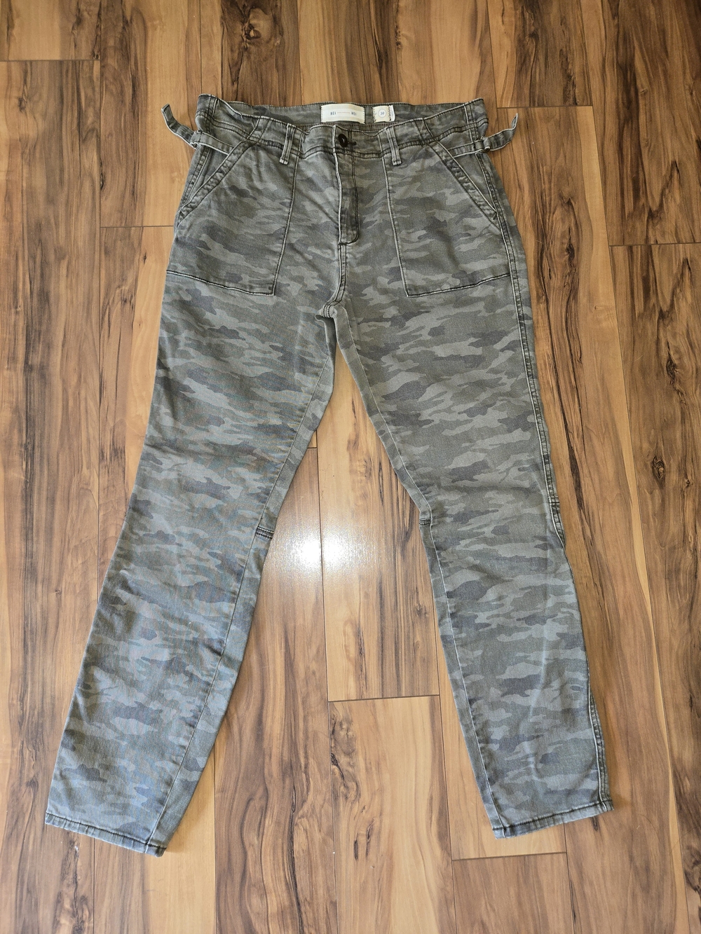 Anthropologie HEI HEI Camo Utility Women’s Jeans in Olive Gray